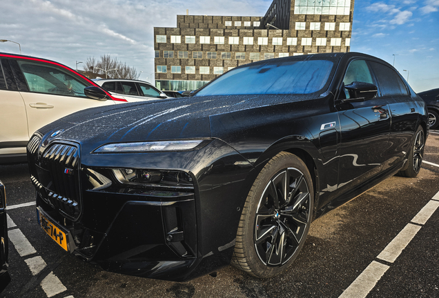 BMW M760e xDrive