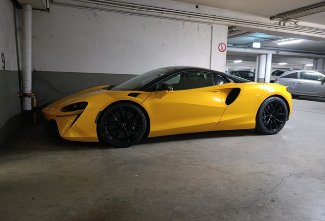 McLaren Artura Spider