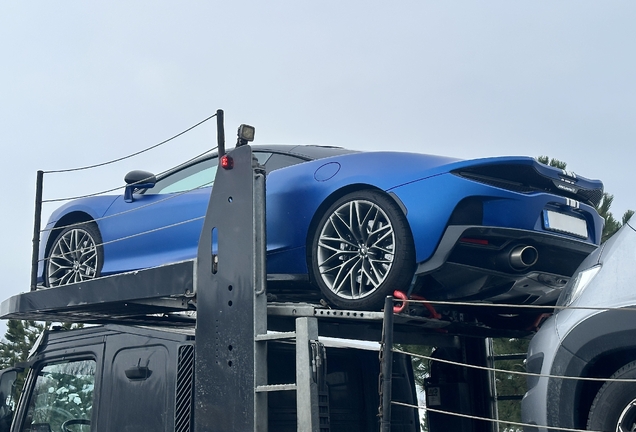 McLaren GT