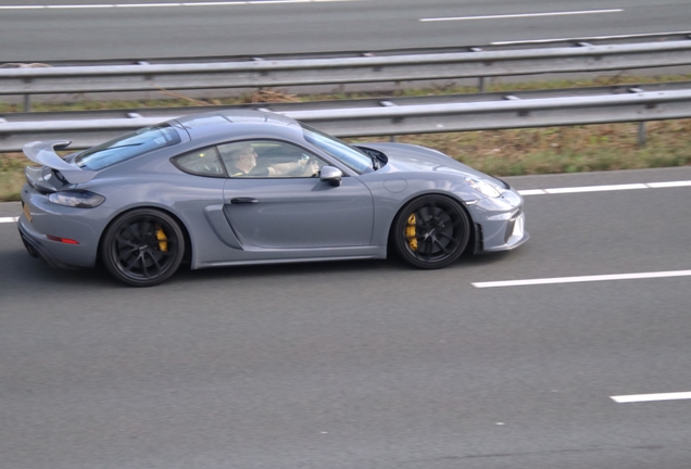 Porsche 718 Cayman GT4