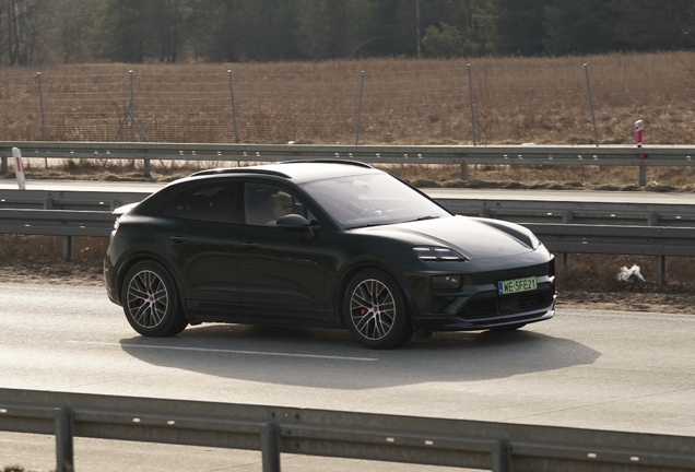 Porsche Macan EV Turbo
