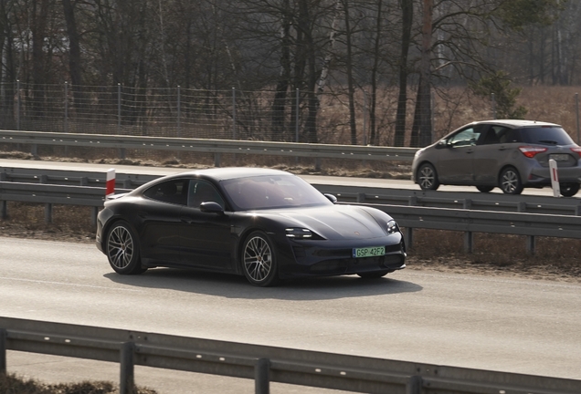Porsche Taycan Turbo