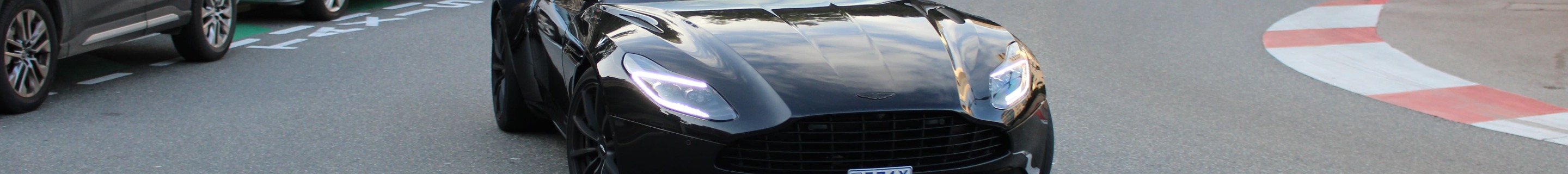 Aston Martin DB11 V8 Volante