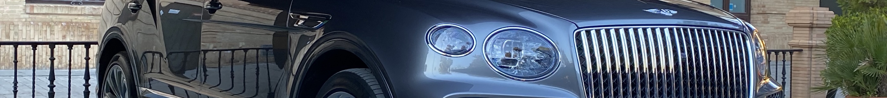 Bentley Bentayga Azure EWB