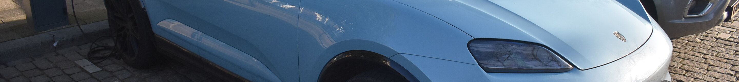 Porsche Macan EV Turbo