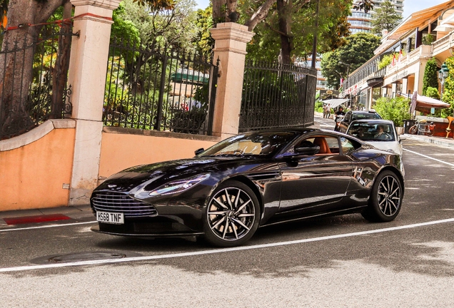 Aston Martin DB11 V8