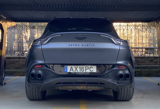 Aston Martin DBX707