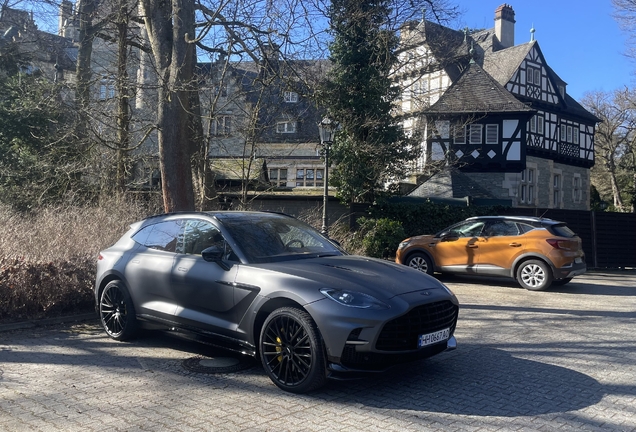 Aston Martin DBX707