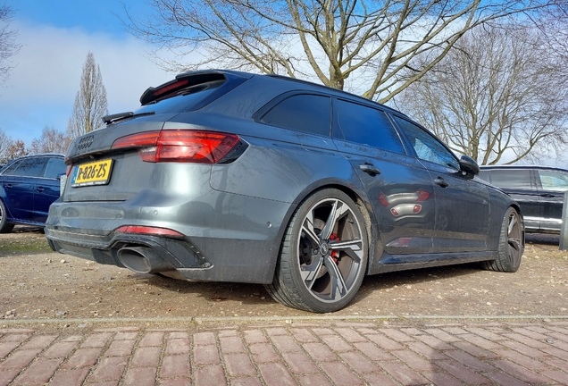 Audi RS4 Avant B9
