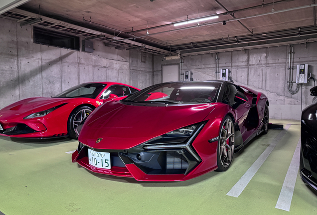 Lamborghini Revuelto