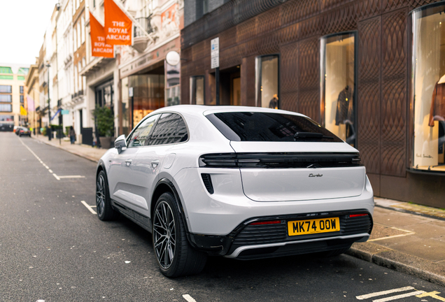 Porsche Macan EV Turbo