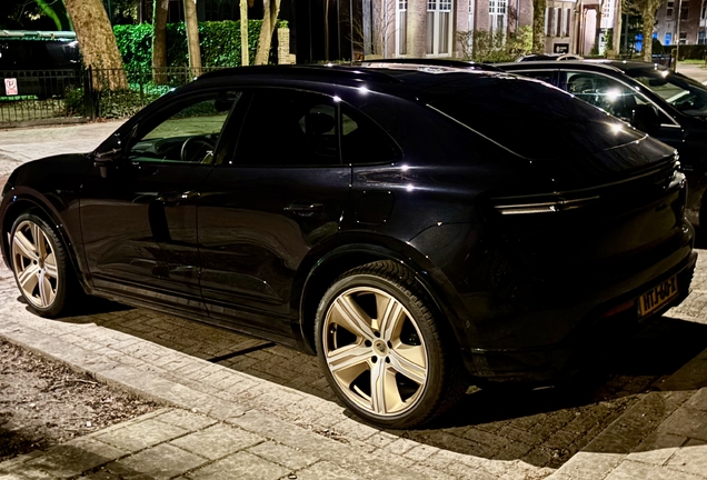 Porsche Macan EV Turbo