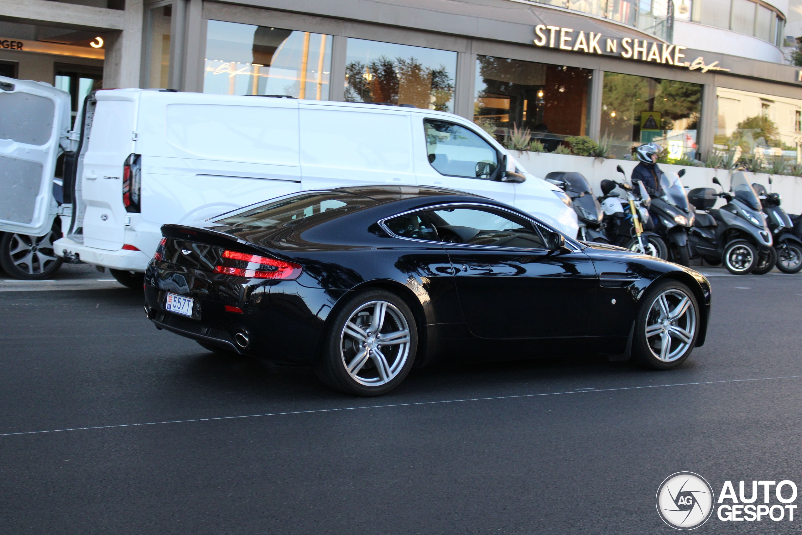 Aston Martin V8 Vantage