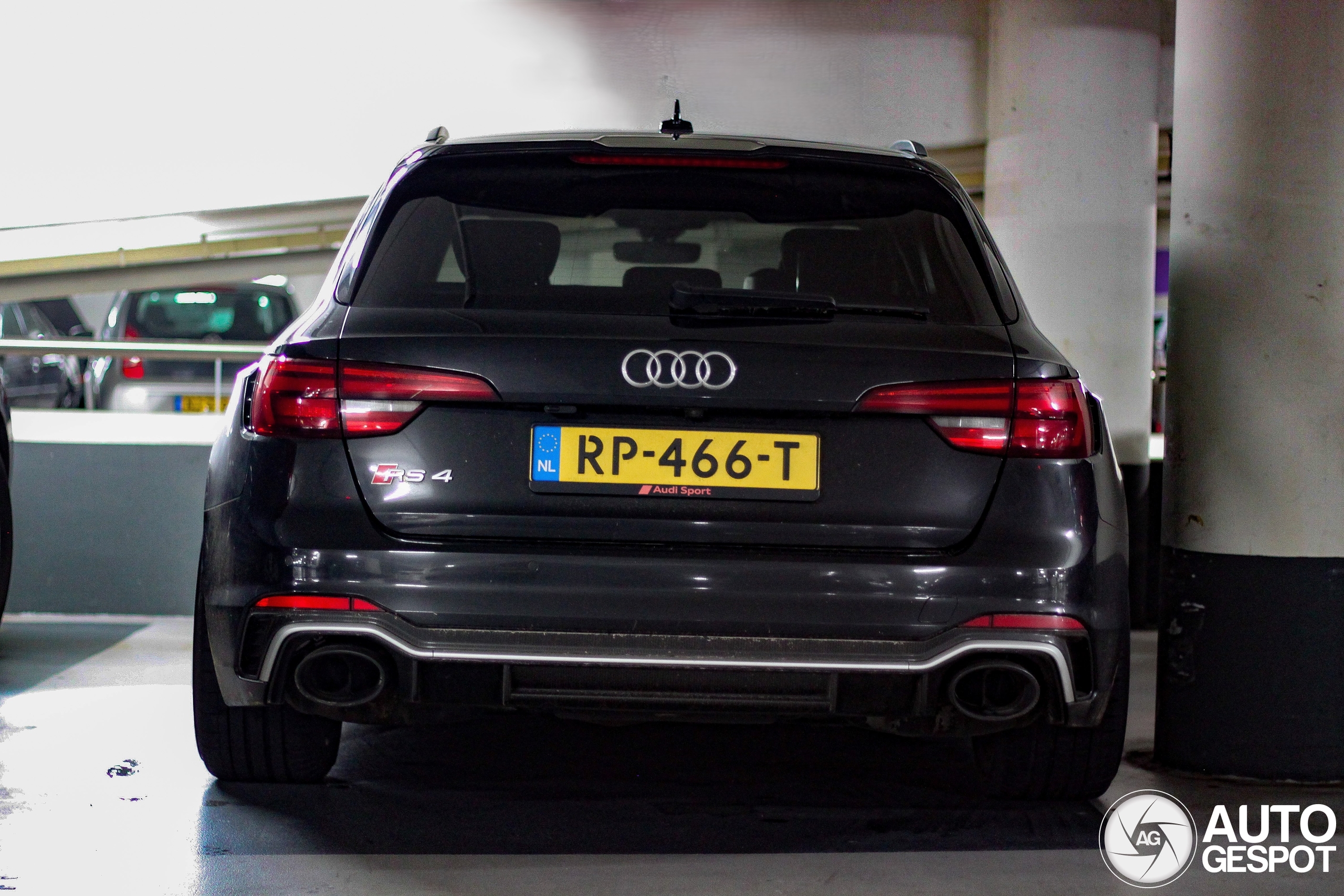 Audi RS4 Avant B9