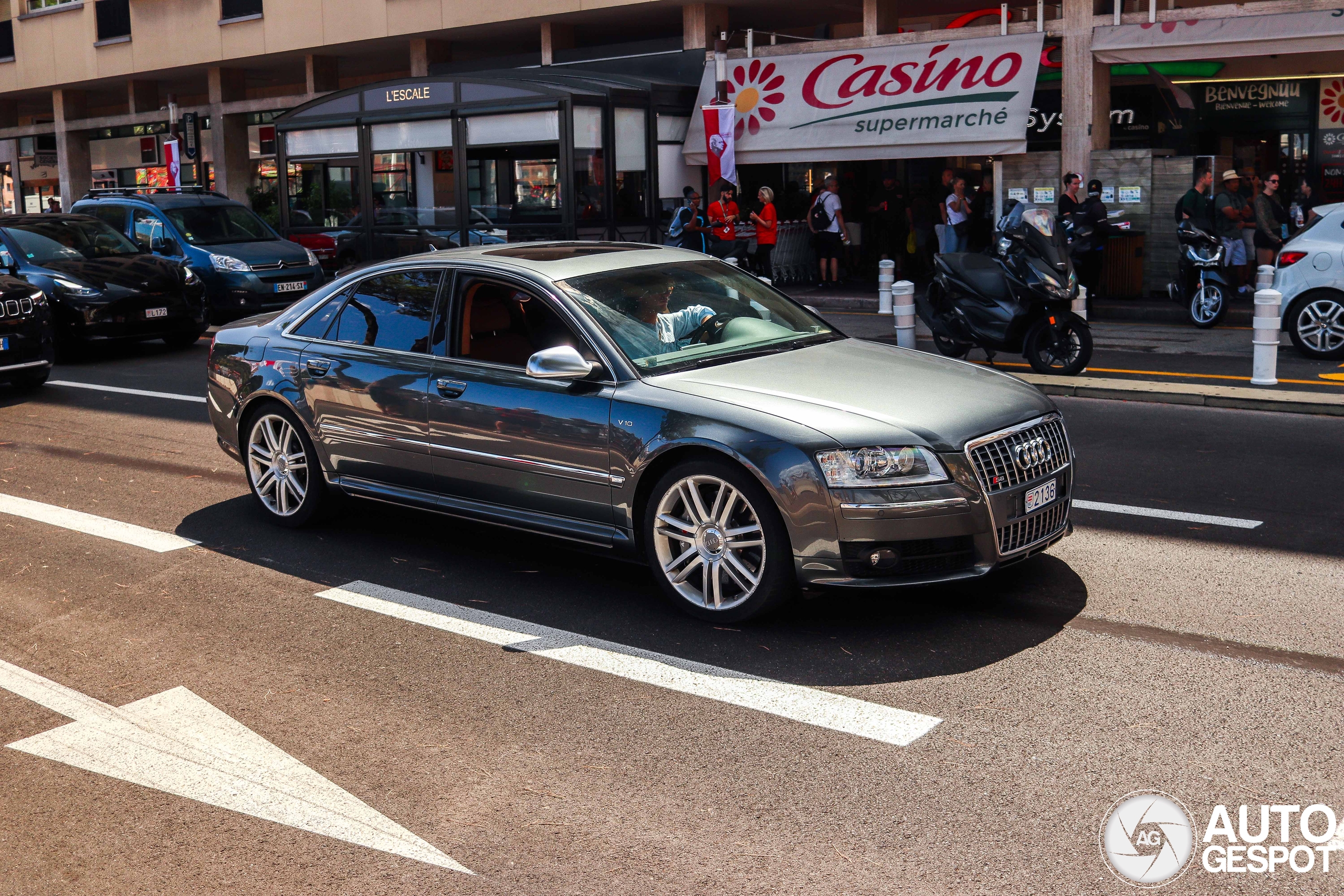 Audi S8 D3