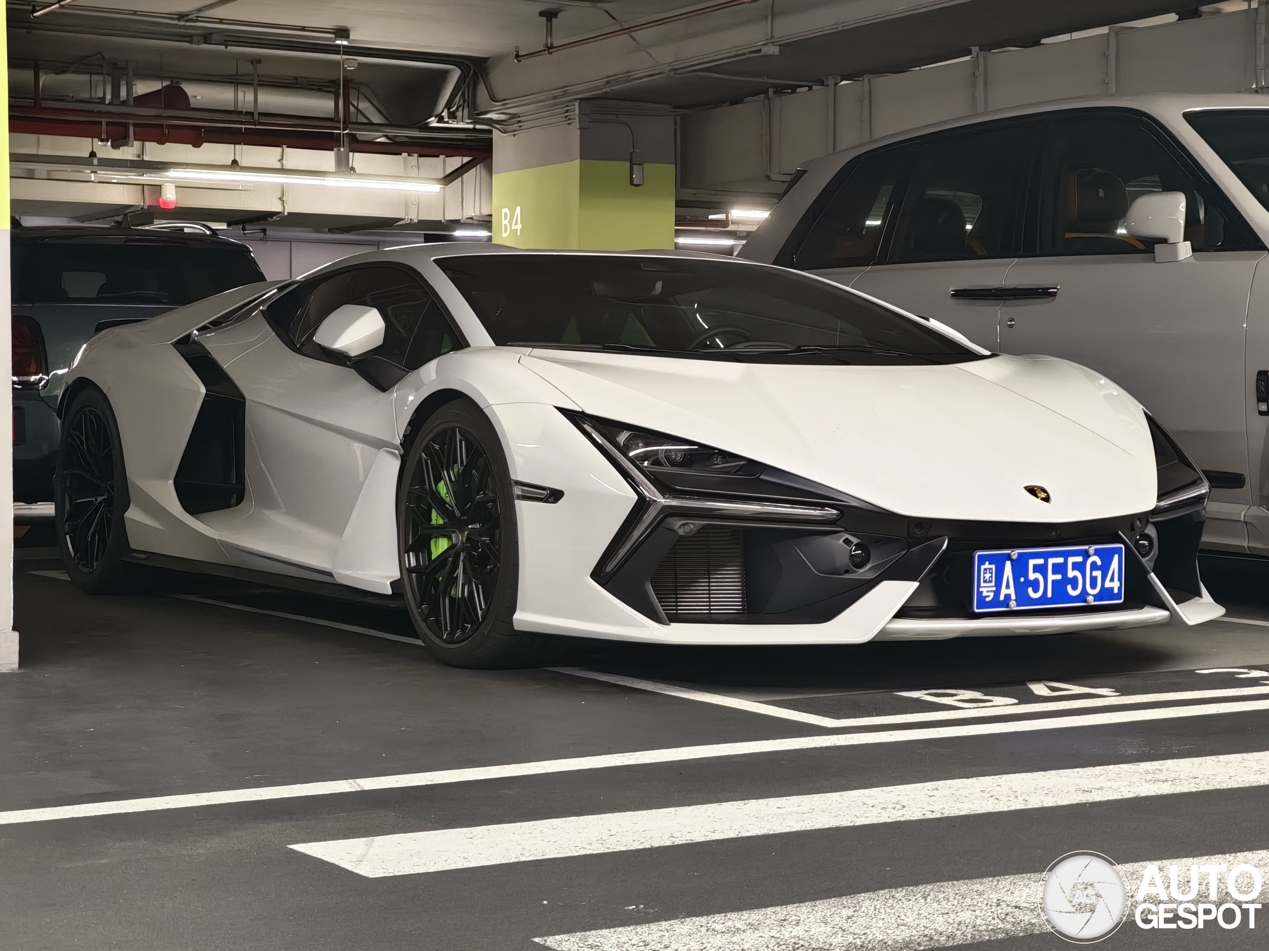 Lamborghini Revuelto