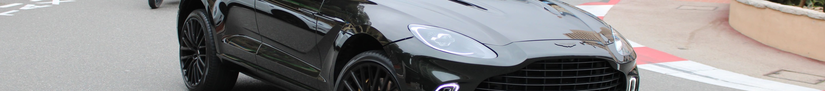 Aston Martin DBX