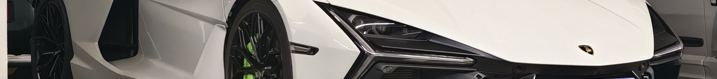 Lamborghini Revuelto