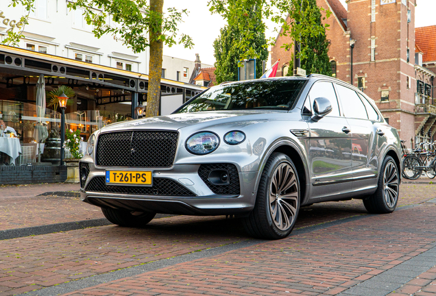 Bentley Bentayga Hybrid Azure