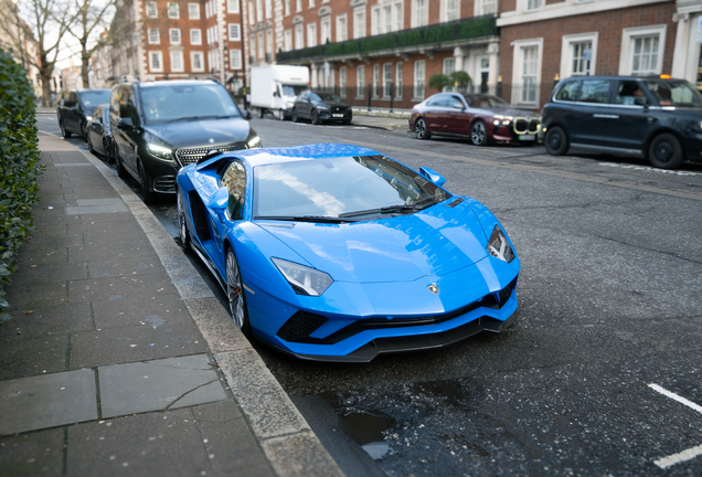 Lamborghini Aventador S LP740-4