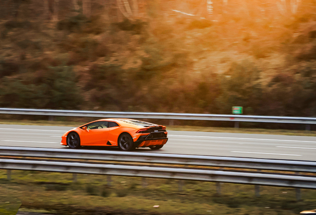 Lamborghini Huracán LP640-4 EVO