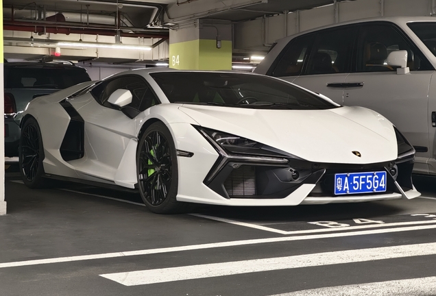Lamborghini Revuelto