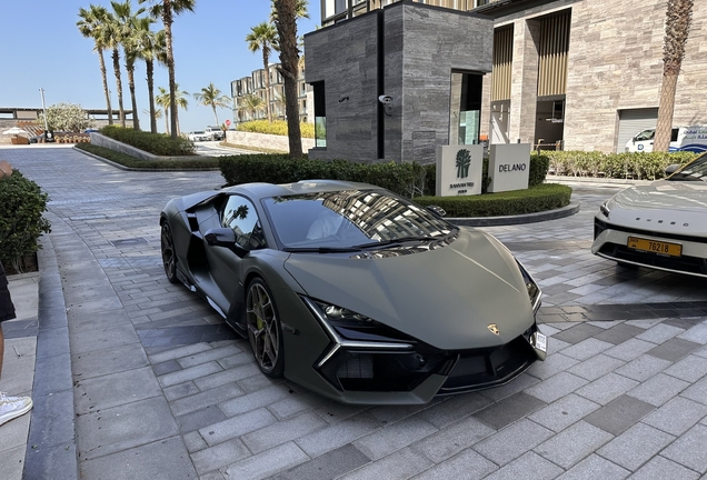 Lamborghini Revuelto
