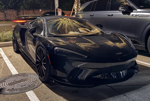 McLaren GT