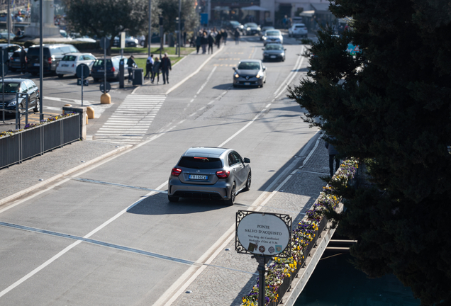 Mercedes-AMG A 45 W176 2015