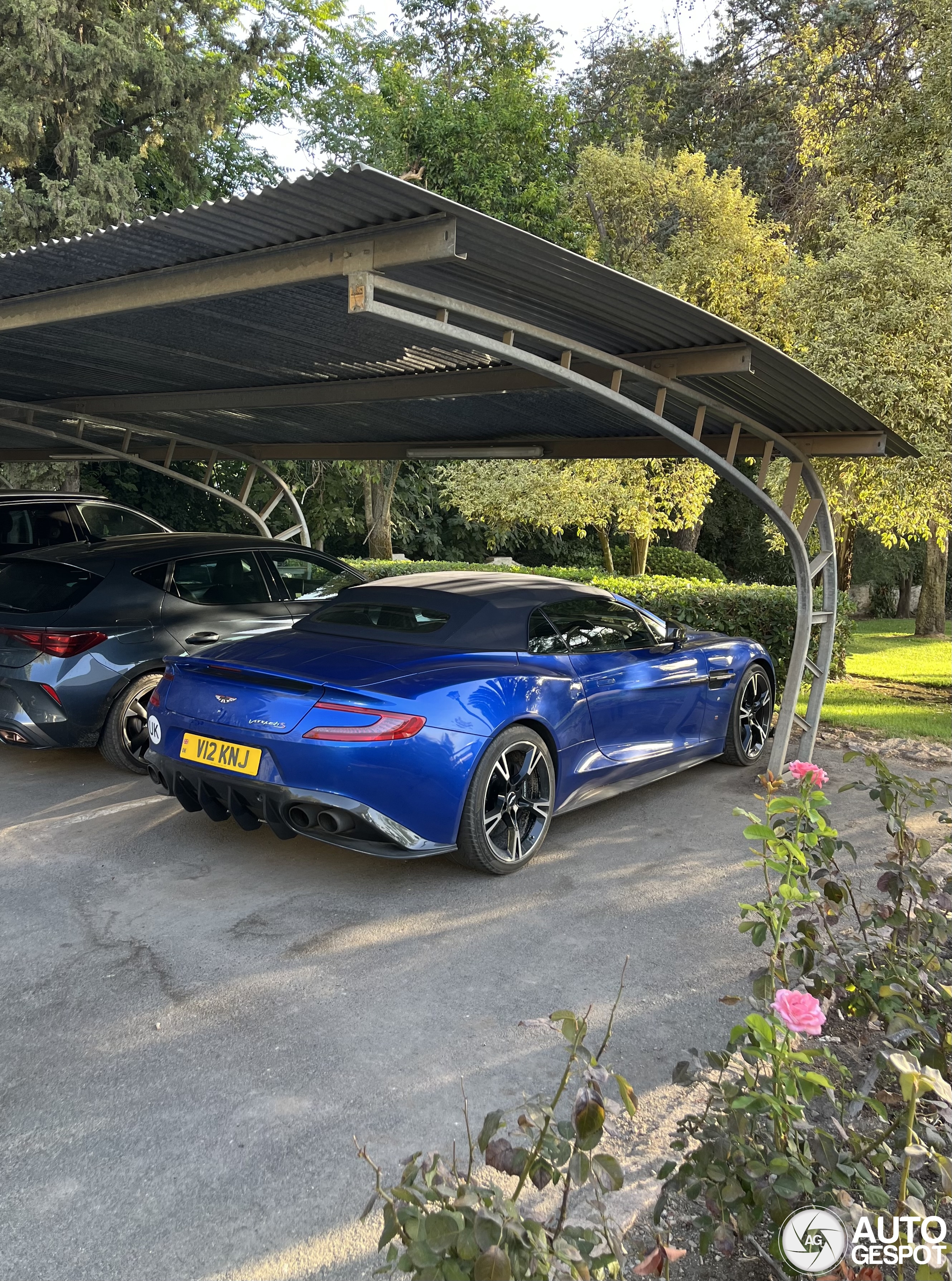 Aston Martin Vanquish S Volante 2017