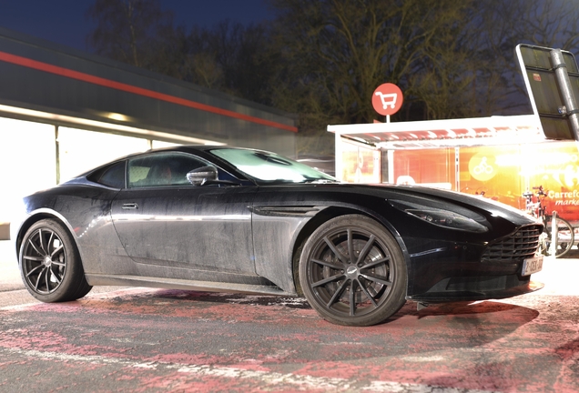 Aston Martin DB11 AMR