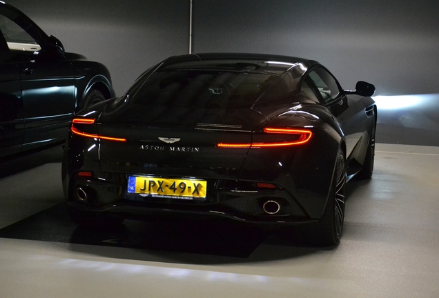 Aston Martin DB12