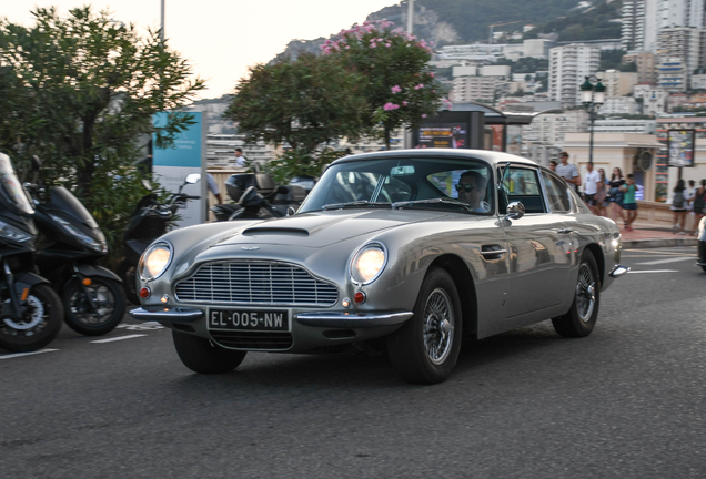Aston Martin DB6 MKI