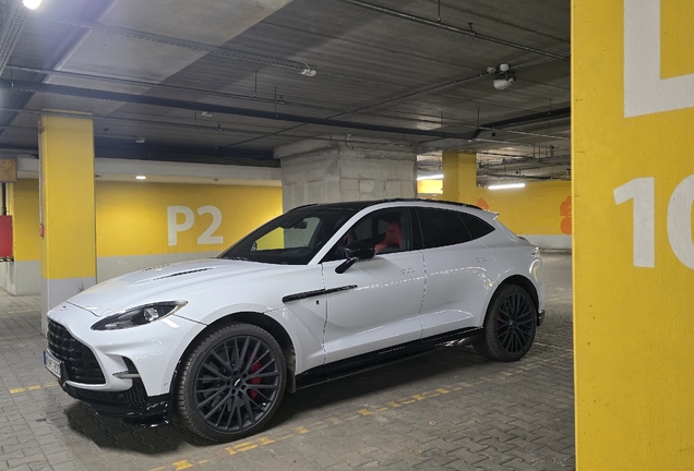 Aston Martin DBX707