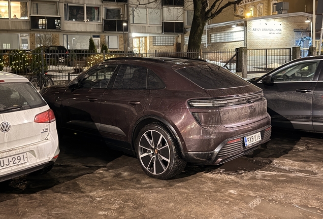 Porsche Macan EV Turbo