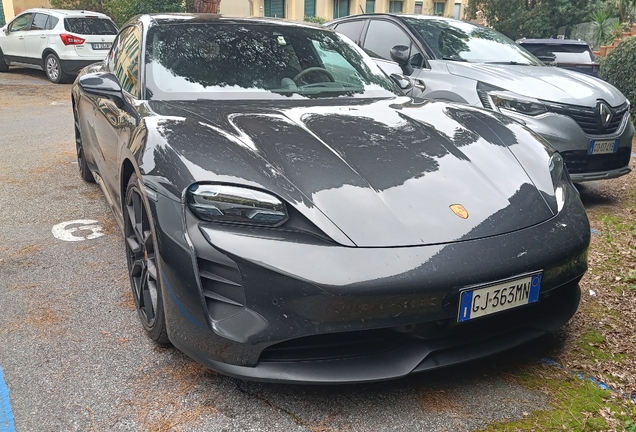 Porsche Taycan GTS Sport Turismo