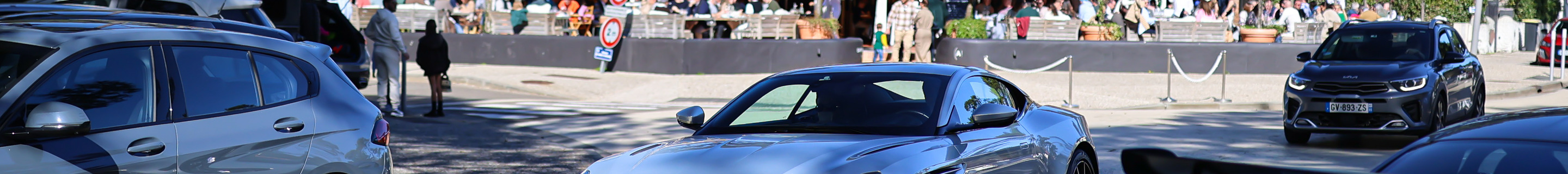 Aston Martin DB11 V8