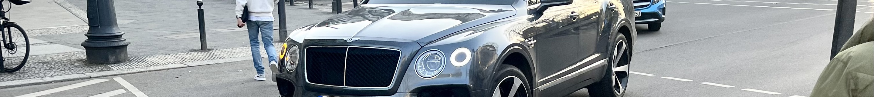 Bentley Bentayga V8