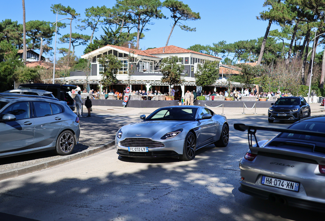 Aston Martin DB11 V8