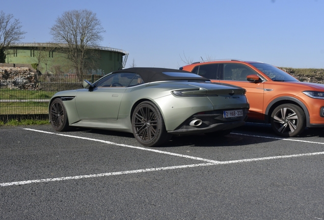 Aston Martin DB12 Volante