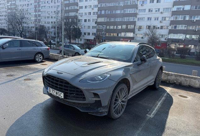 Aston Martin DBX707