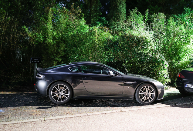 Aston Martin V8 Vantage S