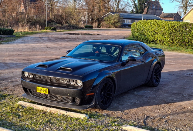 Dodge Challenger SRT Hellcat Widebody