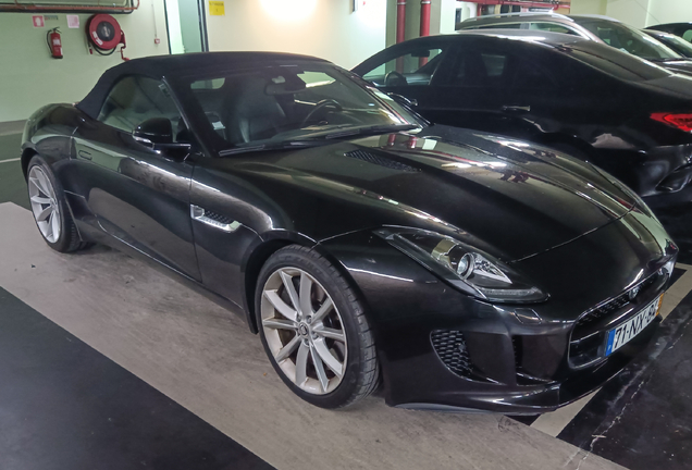 Jaguar F-TYPE S Convertible