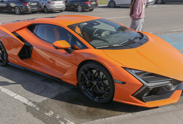 Lamborghini Revuelto