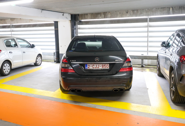 Mercedes-Benz S 63 AMG W221
