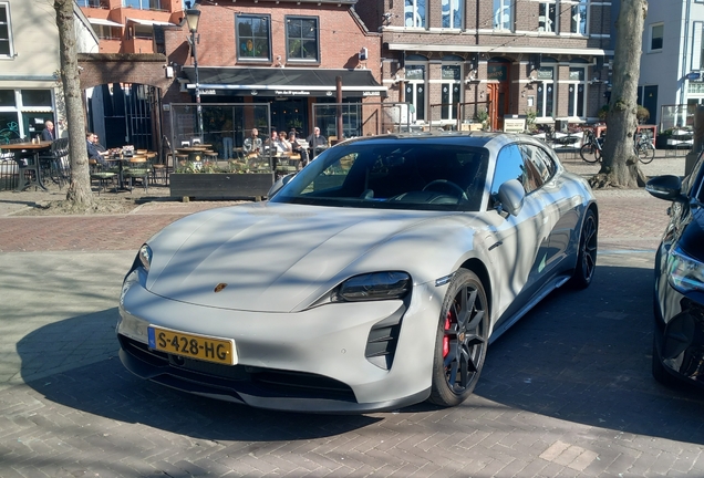 Porsche Taycan GTS Sport Turismo
