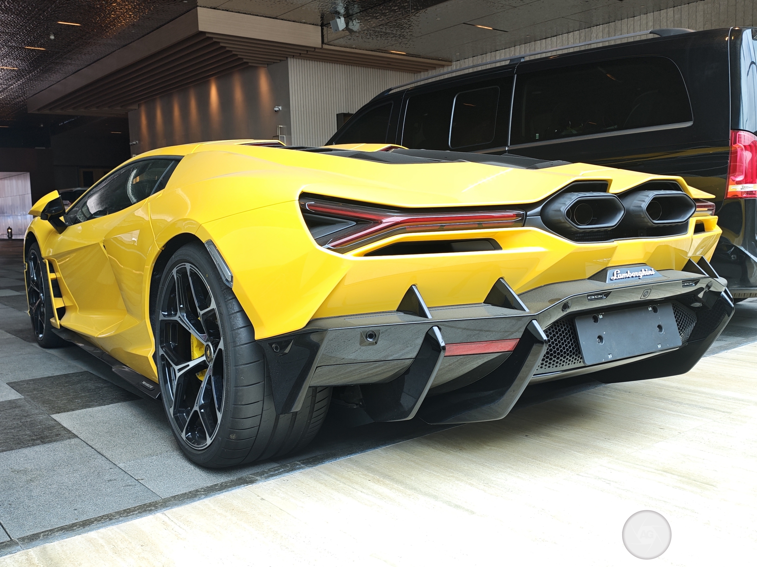 Lamborghini Revuelto