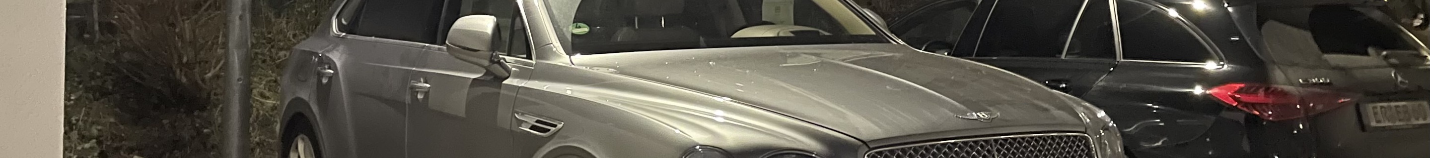 Bentley Bentayga Hybrid 2021