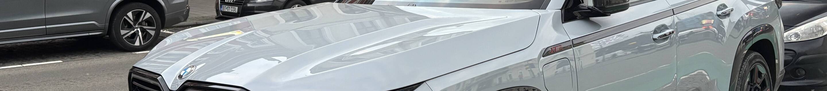 BMW XM G09 Label Red